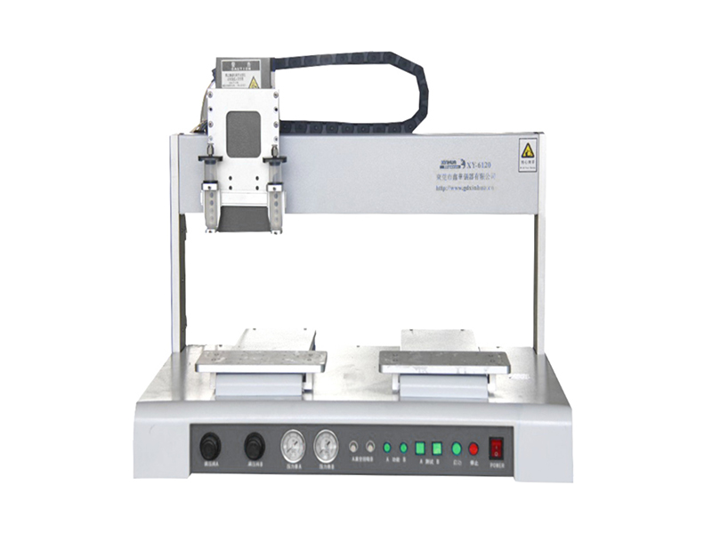 四(si)軸(zhou)雙平檯自動點膠機
